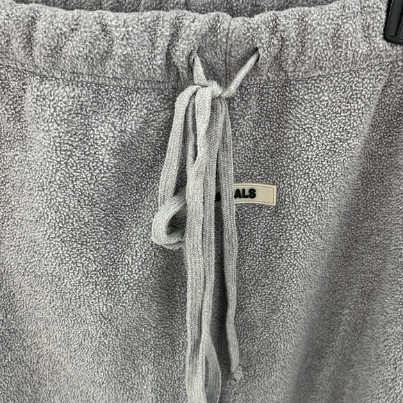 Essentials Fear of God Men’s grey sweatpants size Large - Picture 2 of 7